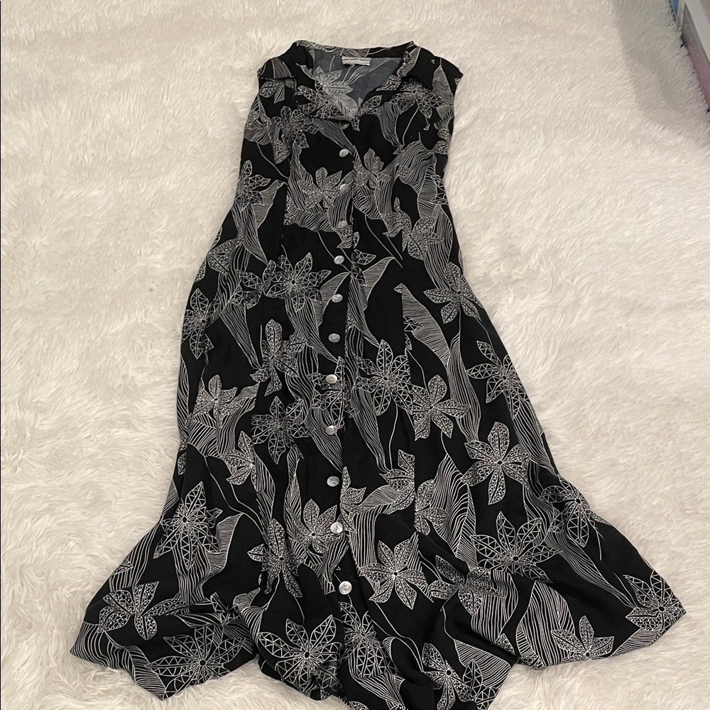 Chic Black and White Floral Maxi Dress